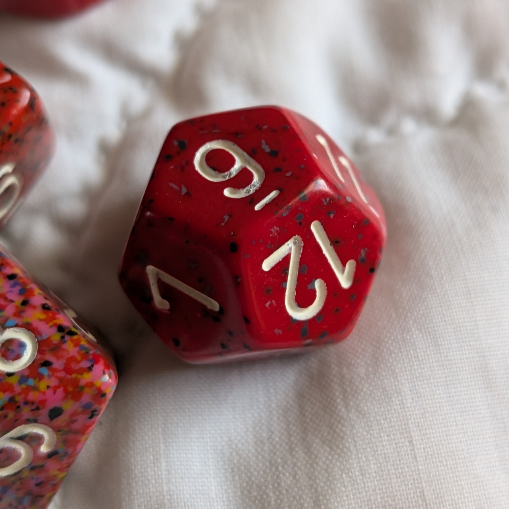 Chessex Red Dice Set Dungeon And Dragons Or AD&D Pathfinder 7 Die Mixed Patterns - Picture 3 of 12